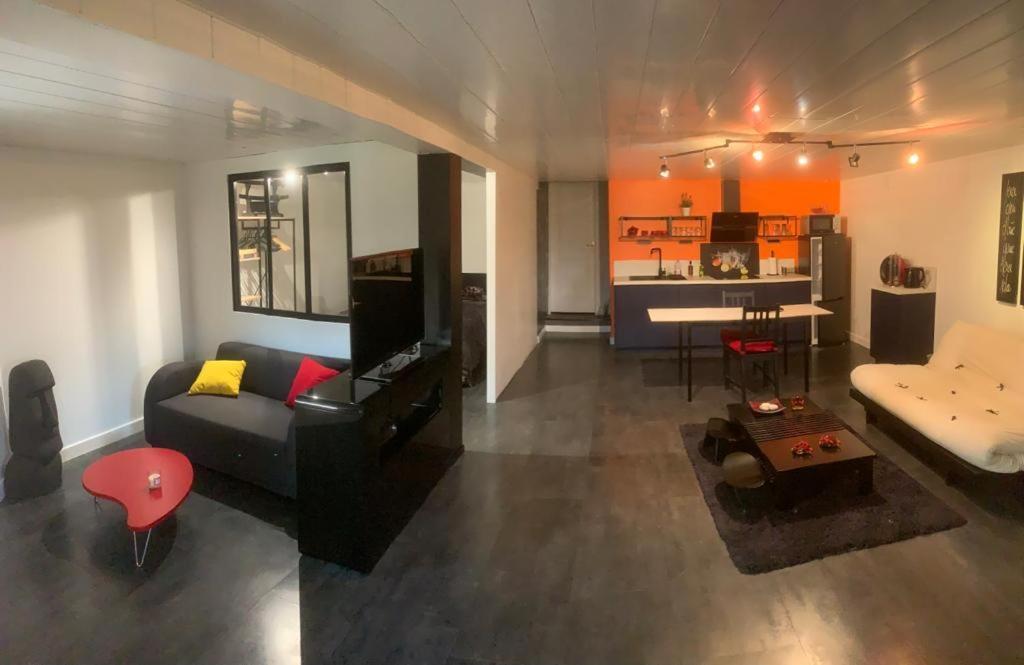 Ferienwohnung Comme Dans Un Ecrin - T2 De 50 M² Avec Jardin, Terrasse Et Piscine Vernaison Exterior foto