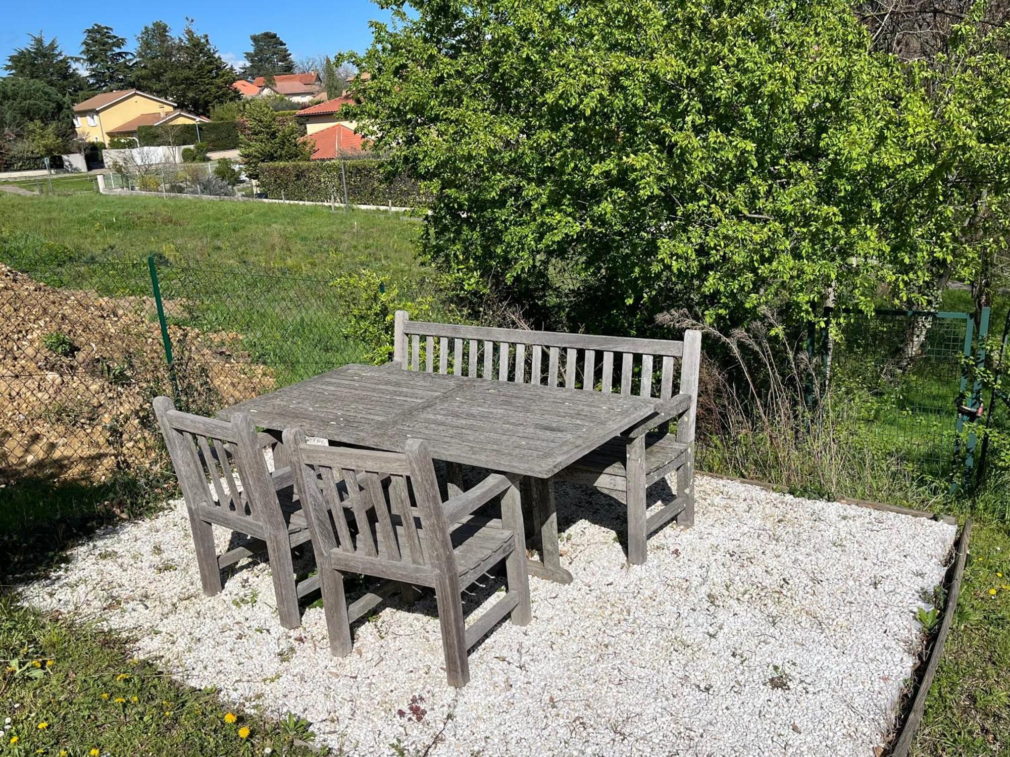 Ferienwohnung Comme Dans Un Ecrin - T2 De 50 M² Avec Jardin, Terrasse Et Piscine Vernaison Exterior foto