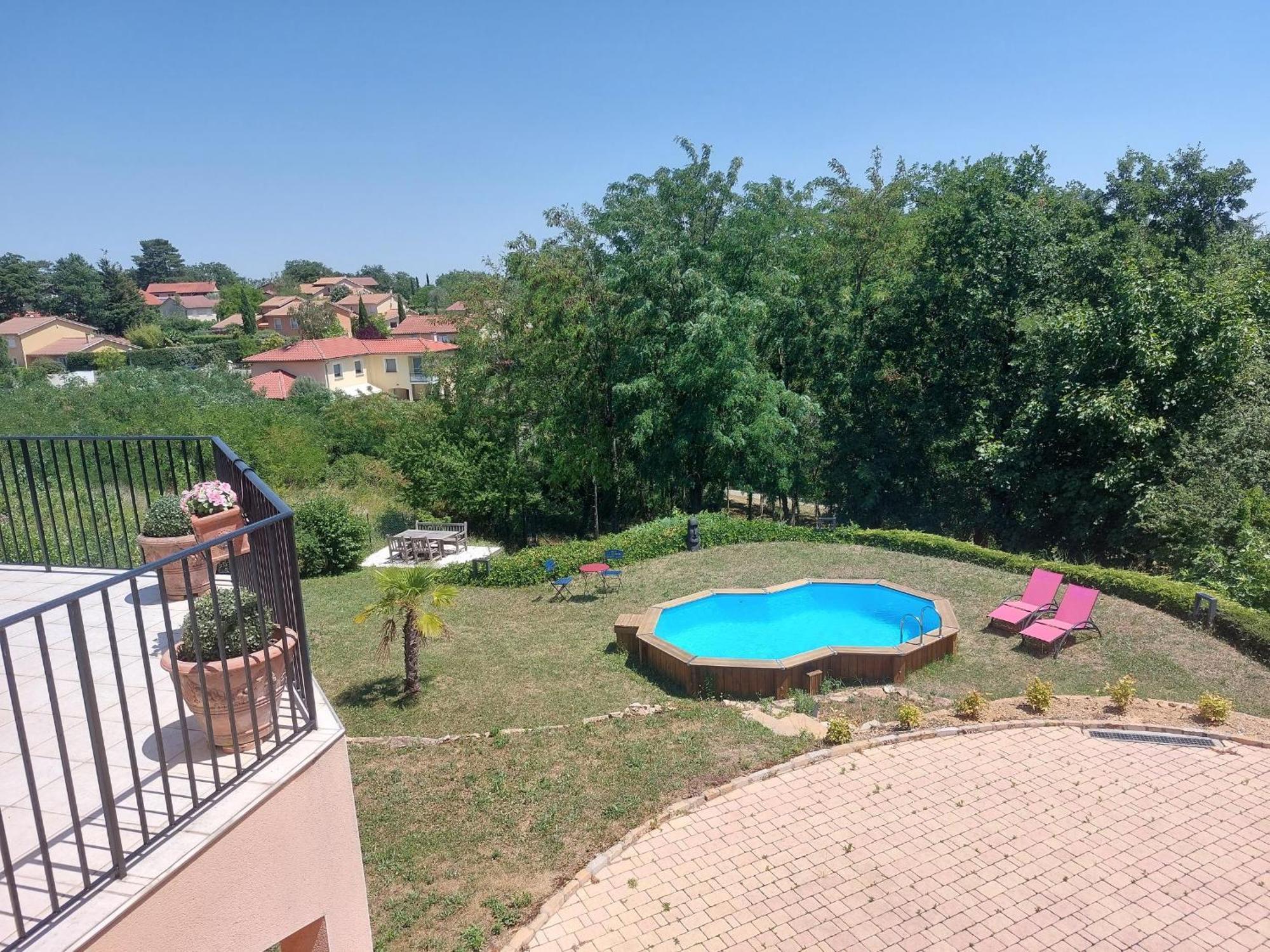 Ferienwohnung Comme Dans Un Ecrin - T2 De 50 M² Avec Jardin, Terrasse Et Piscine Vernaison Exterior foto