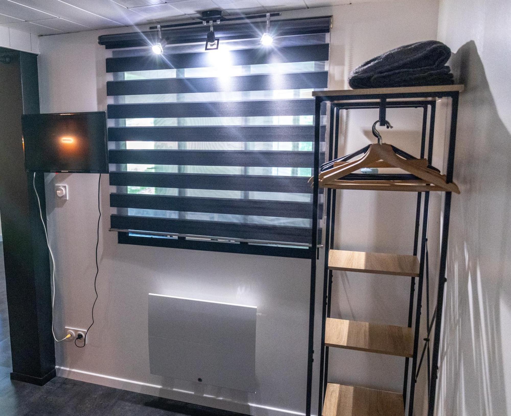 Ferienwohnung Comme Dans Un Ecrin - T2 De 50 M² Avec Jardin, Terrasse Et Piscine Vernaison Exterior foto
