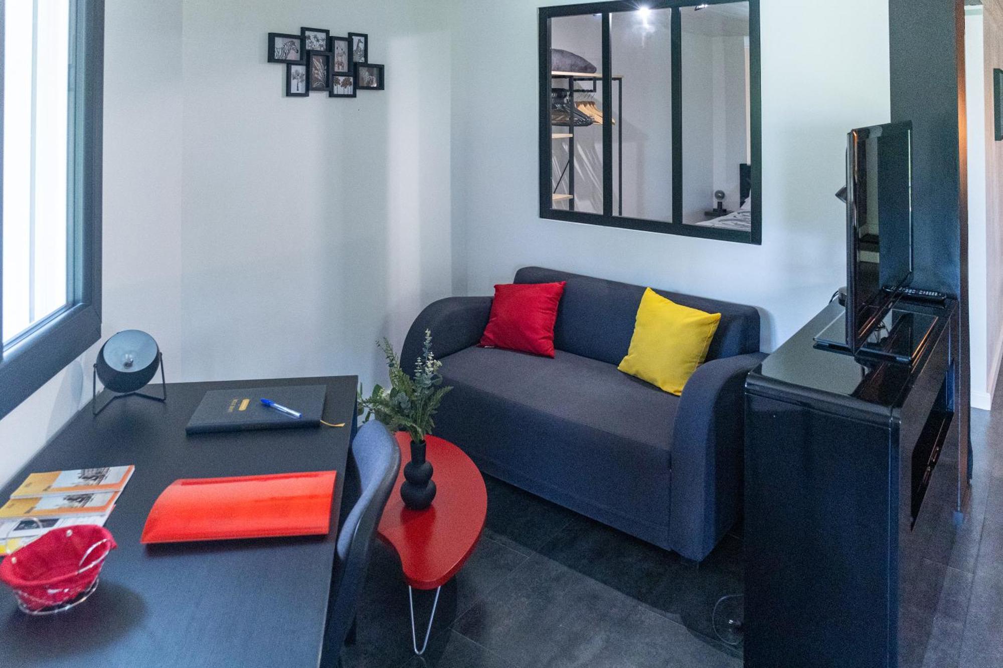 Ferienwohnung Comme Dans Un Ecrin - T2 De 50 M² Avec Jardin, Terrasse Et Piscine Vernaison Exterior foto